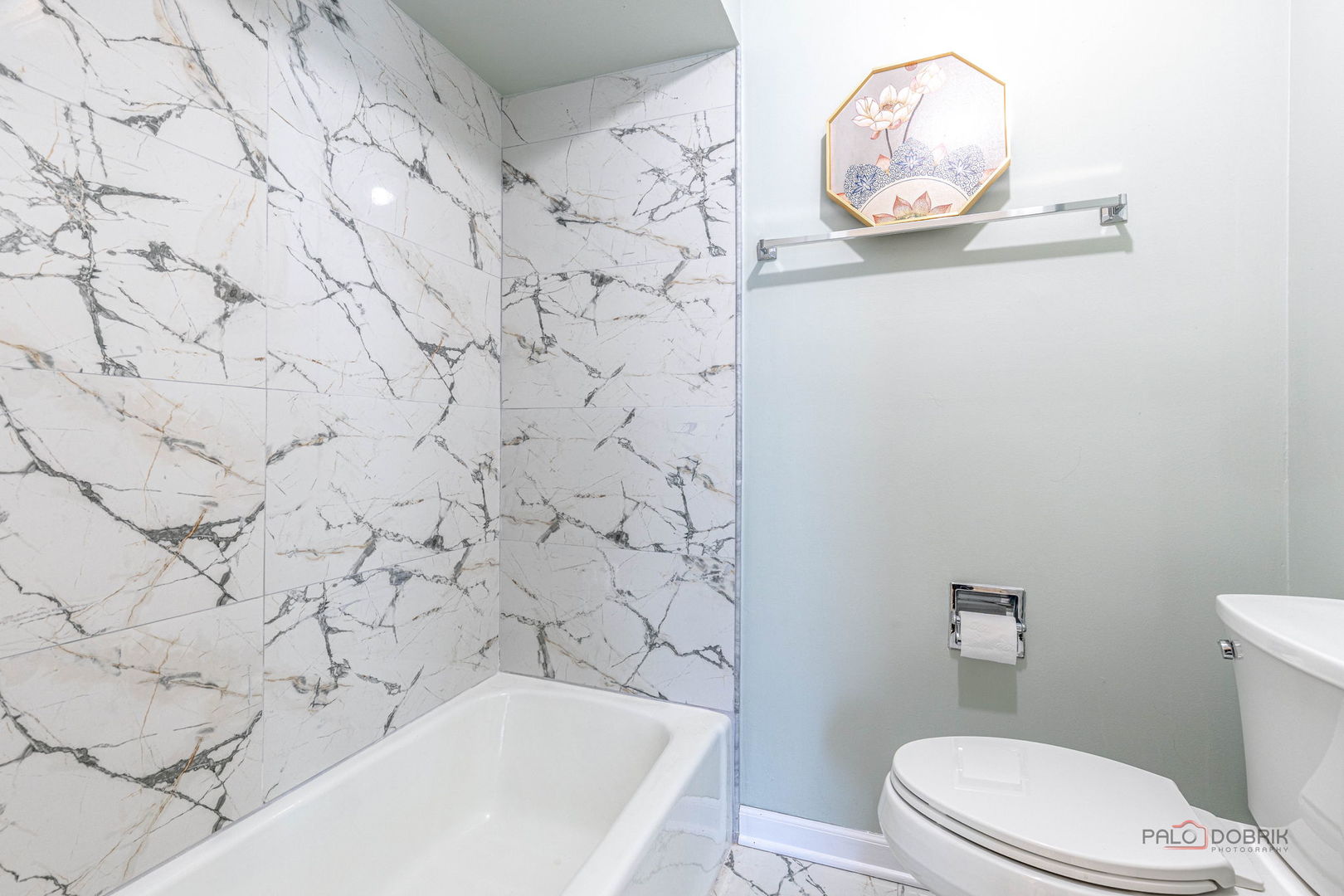 851 Sutton Court, Lincolnshire, IL 60069