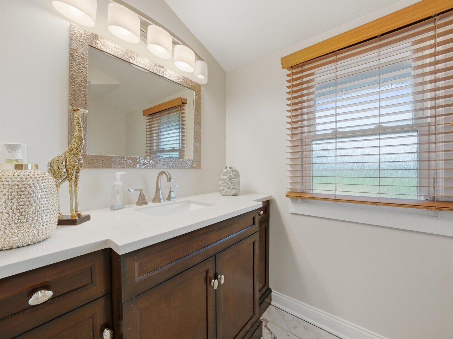 18441 Marshfield Avenue, Homewood, IL 60430