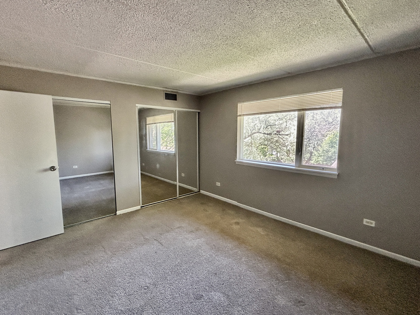 5S070 Pebblewood Lane #G11, Naperville, IL 60563