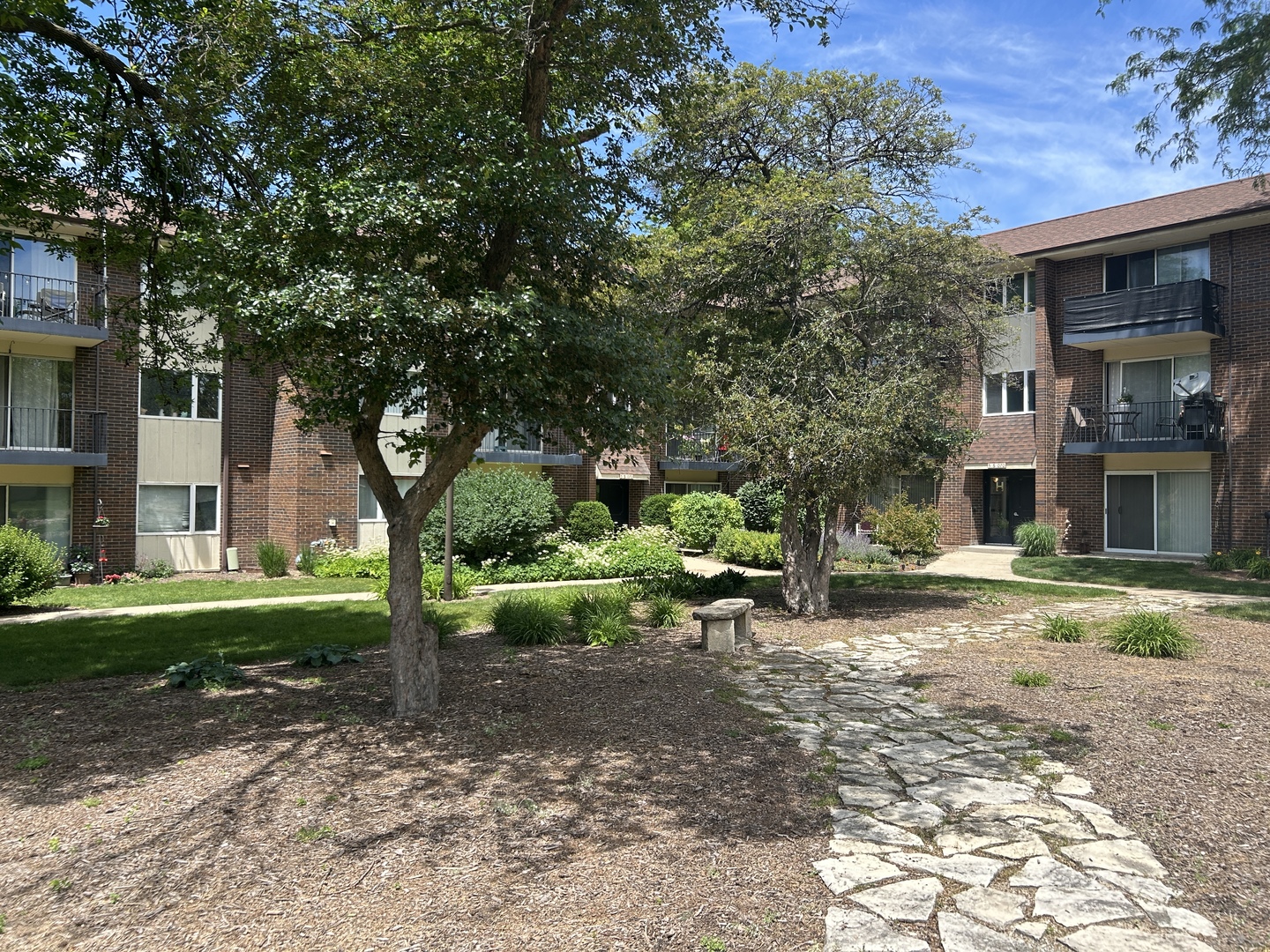 5S070 Pebblewood Lane #G11, Naperville, IL 60563