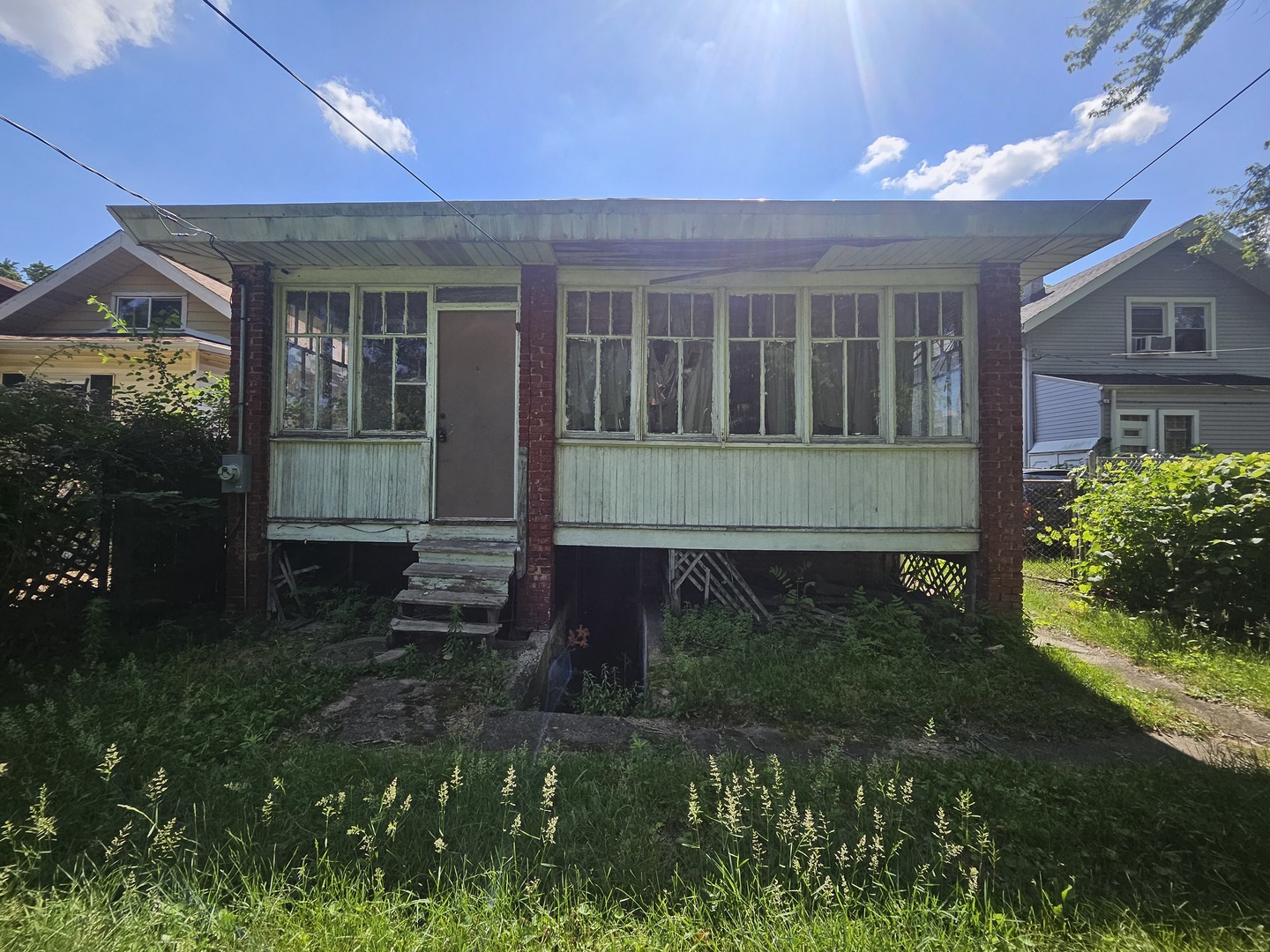 8028 S Bennett Avenue, Chicago, IL 60617