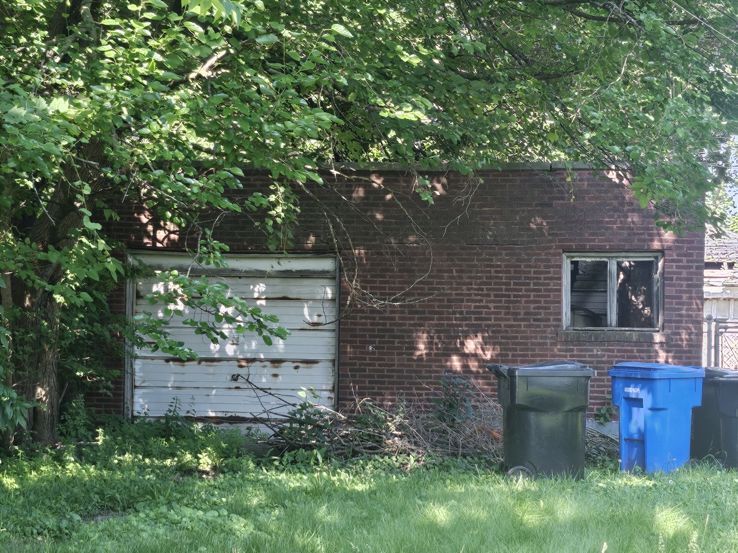 8028 S Bennett Avenue, Chicago, IL 60617