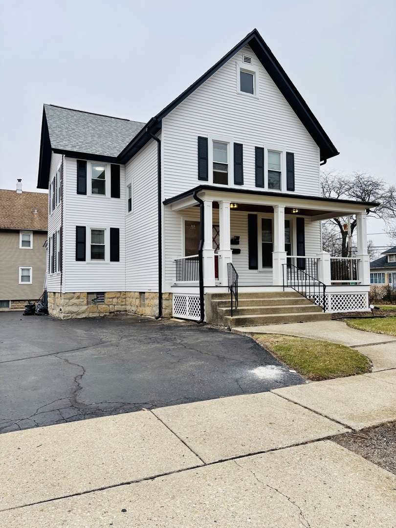323 S Hale Street, Wheaton, IL 60187