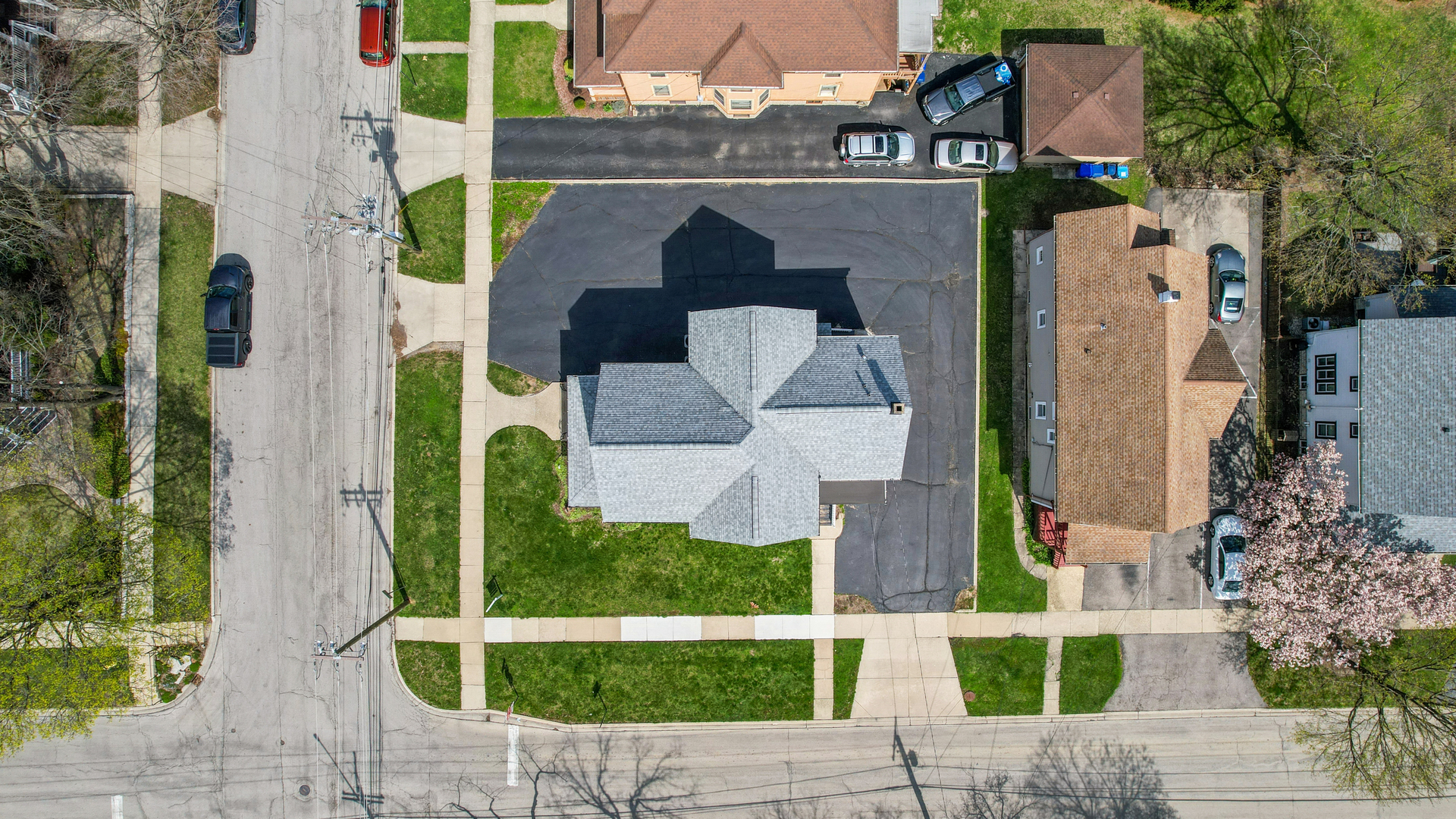 323 S Hale Street, Wheaton, IL 60187