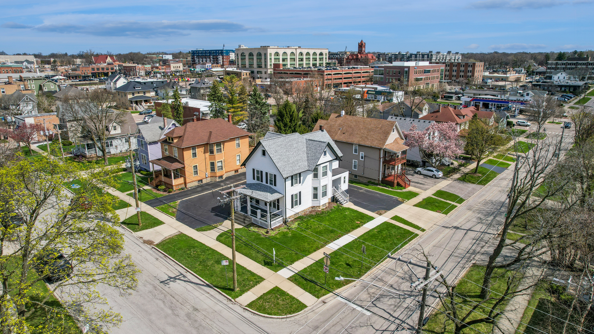 323 S Hale Street, Wheaton, IL 60187