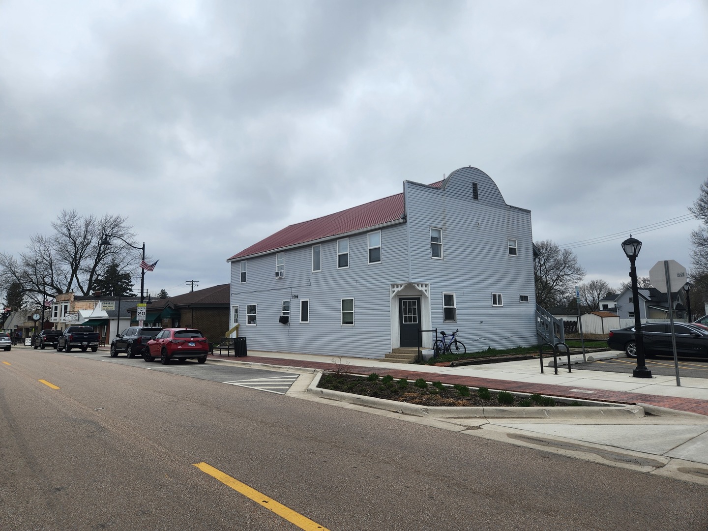 106 W Comanche Avenue, Shabbona, IL 60550