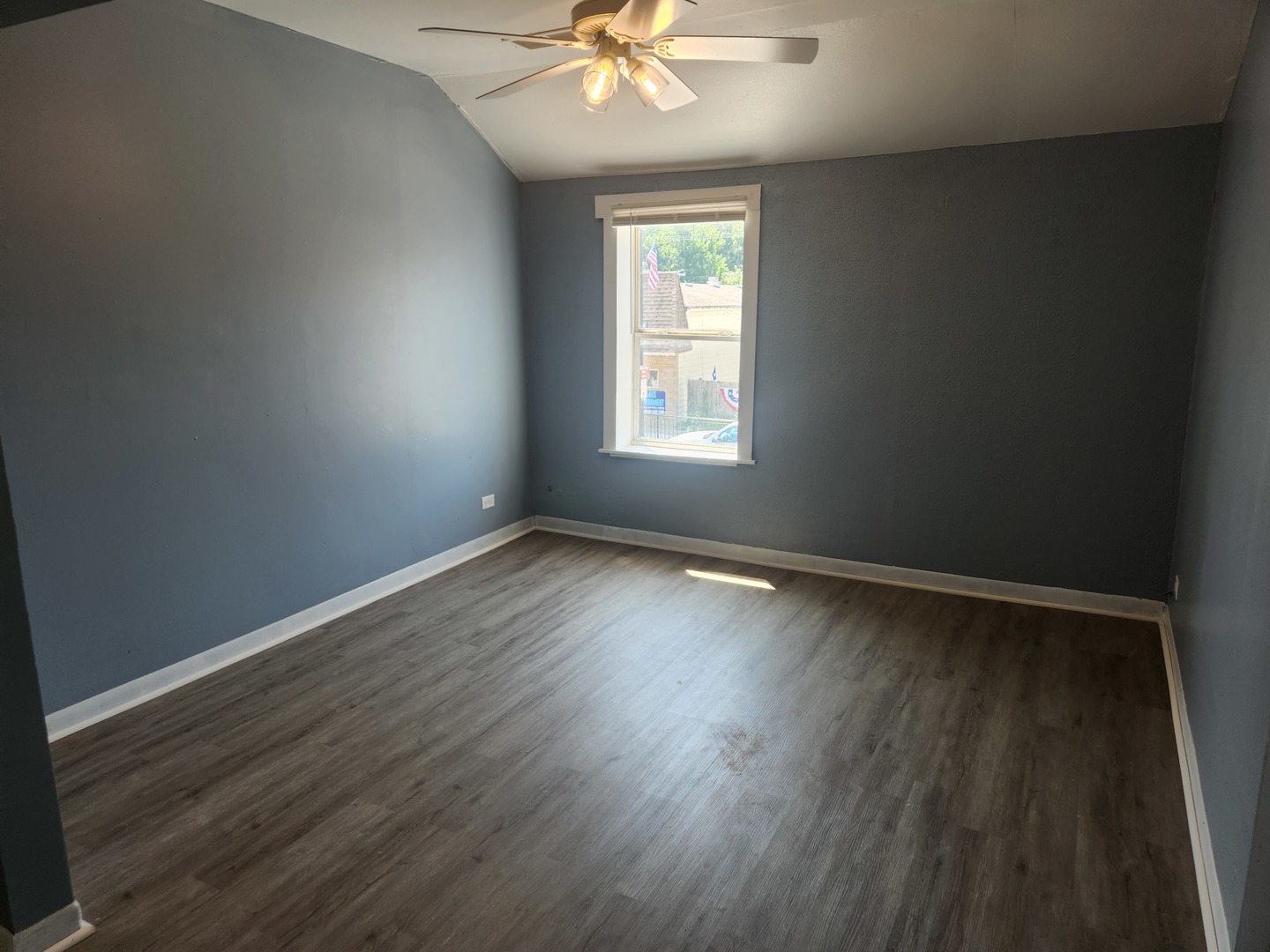 106 W Comanche Avenue, Shabbona, IL 60550