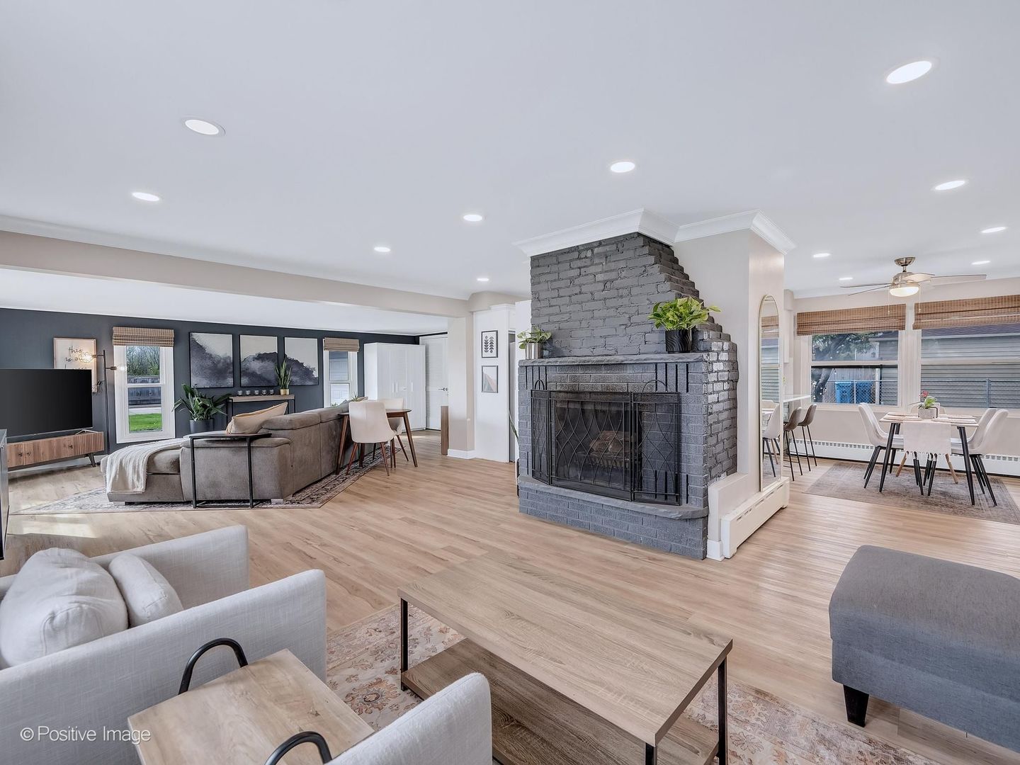 657 W Armitage Avenue, Elmhurst, IL 60126