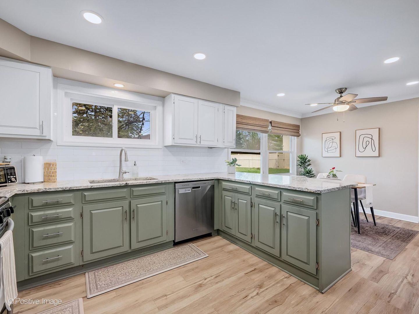 657 W Armitage Avenue, Elmhurst, IL 60126