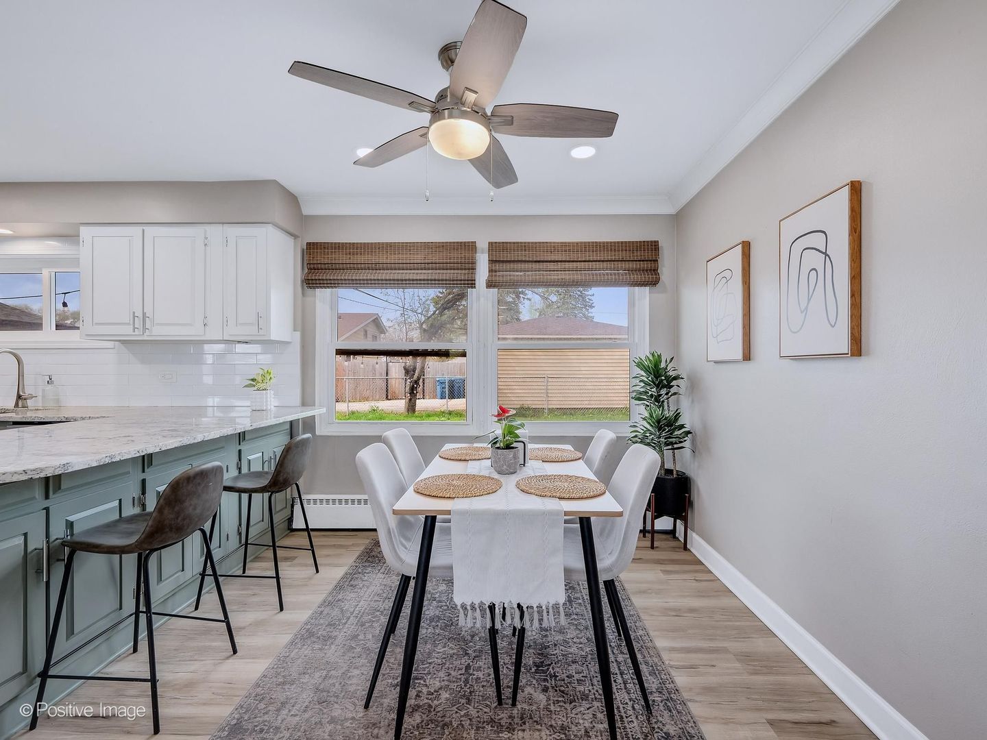 657 W Armitage Avenue, Elmhurst, IL 60126