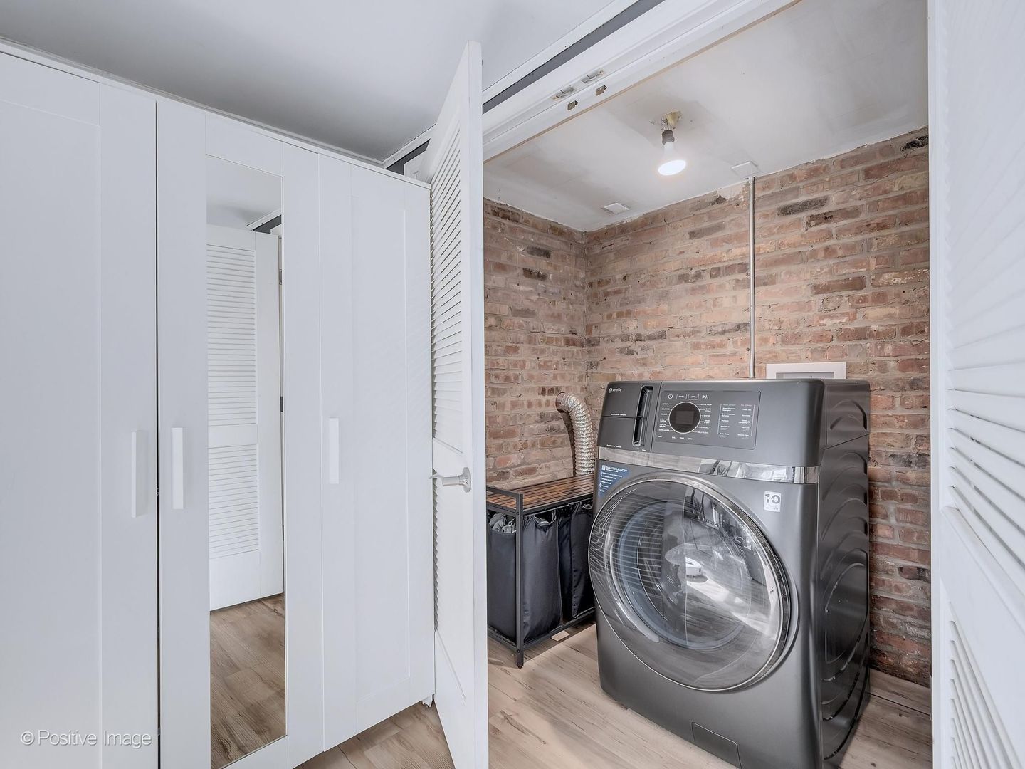 657 W Armitage Avenue, Elmhurst, IL 60126