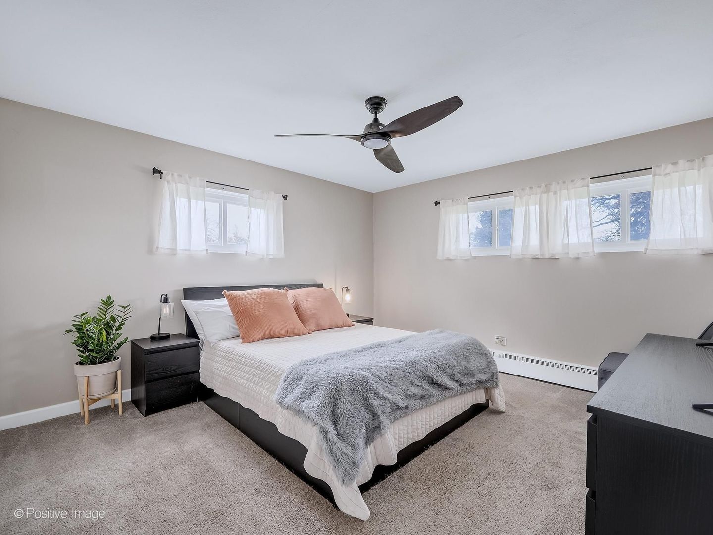 657 W Armitage Avenue, Elmhurst, IL 60126