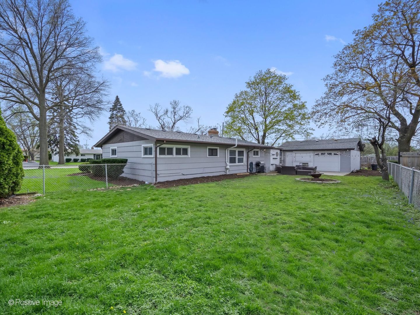 657 W Armitage Avenue, Elmhurst, IL 60126