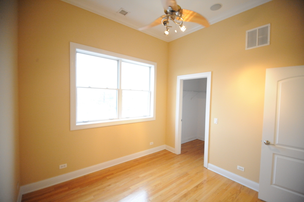 2903 W Irving Park Road, Chicago, IL 60618