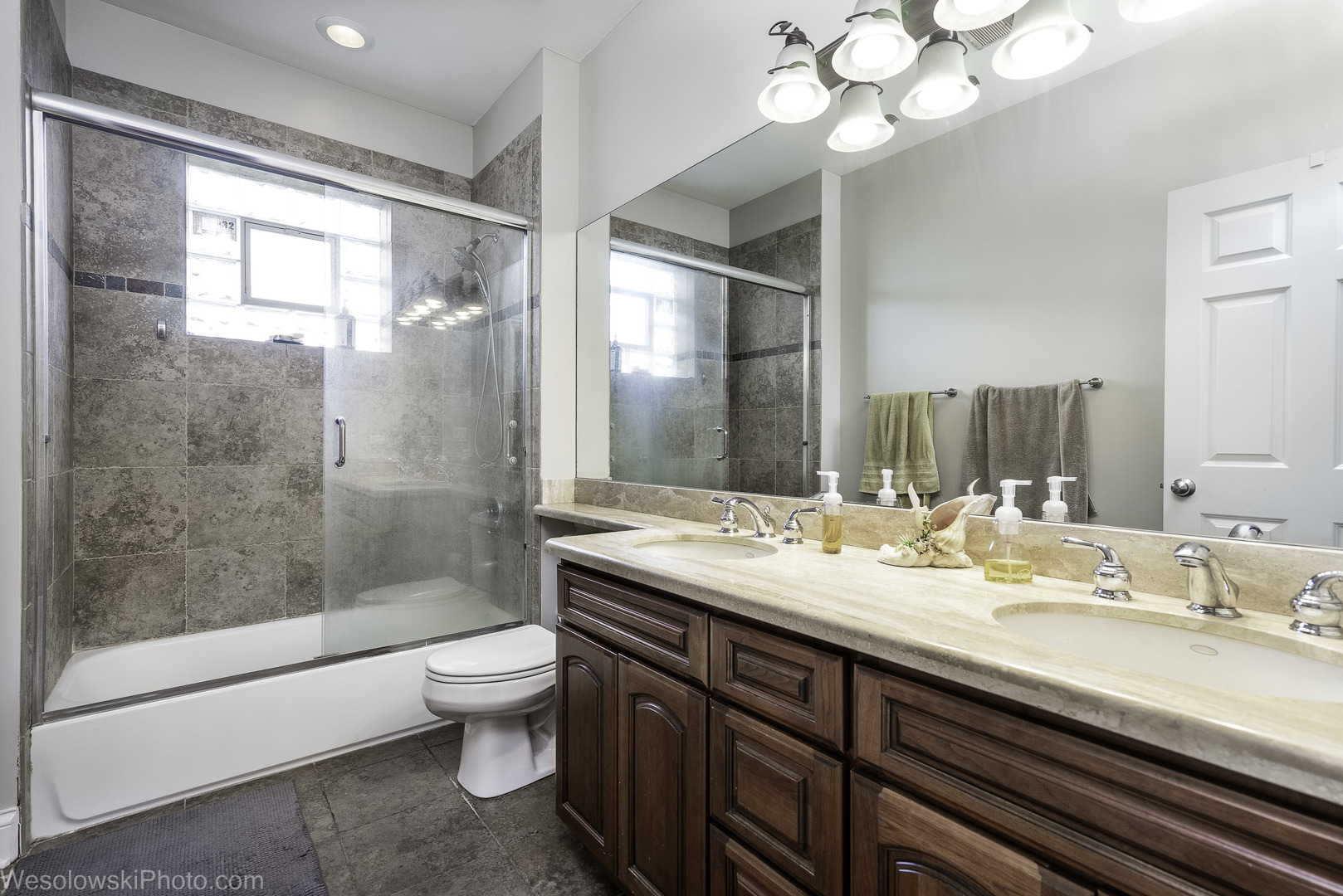 6140 W Gunnison Street #3, Chicago, IL 60630