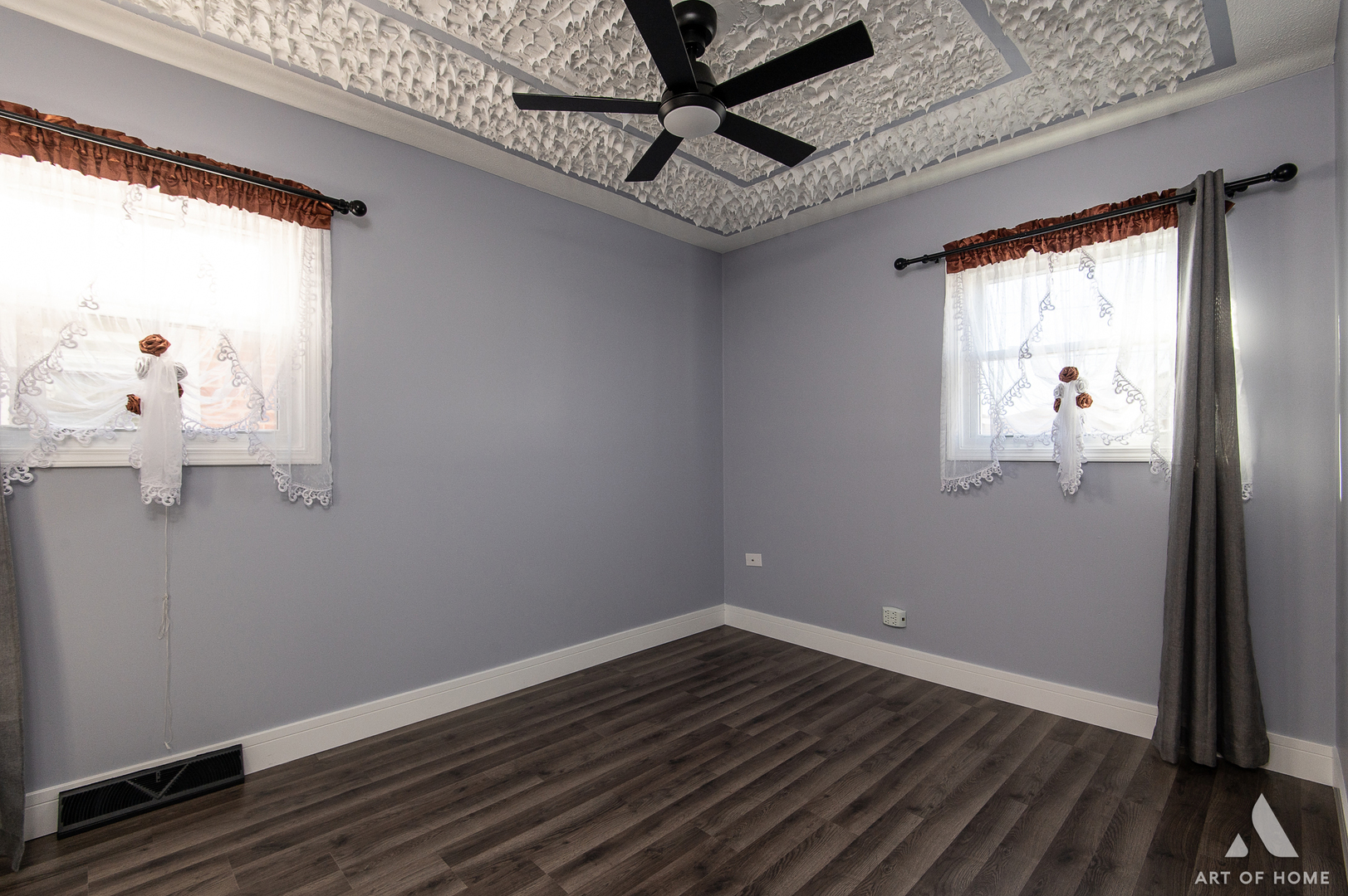 7828 Lotus Avenue, Burbank, IL 60459