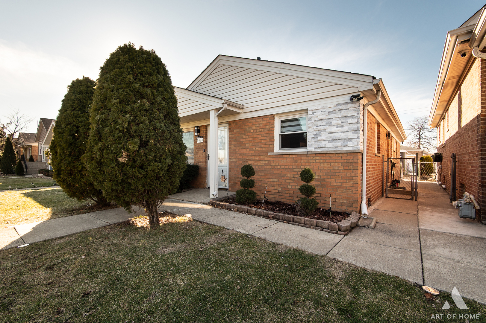 7828 Lotus Avenue, Burbank, IL 60459