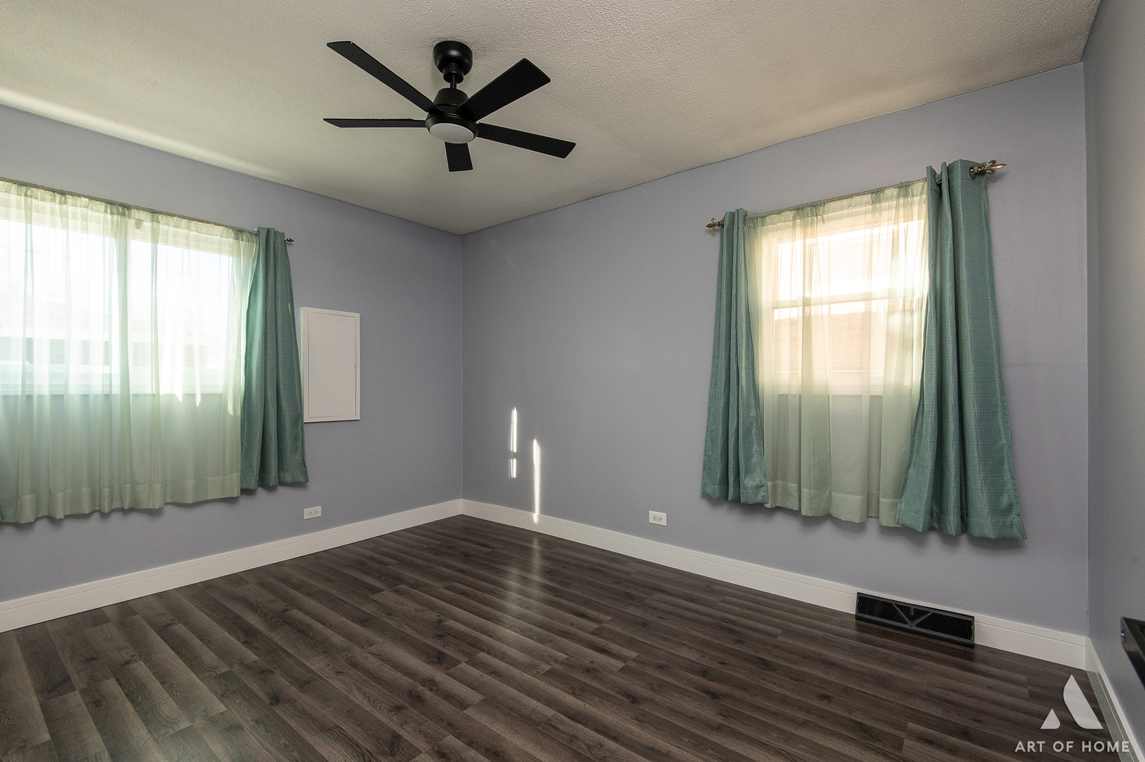 7828 Lotus Avenue, Burbank, IL 60459