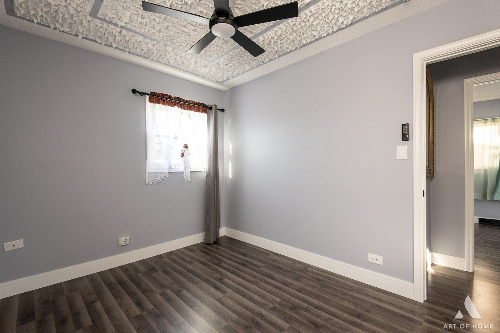 7828 Lotus Avenue, Burbank, IL 60459