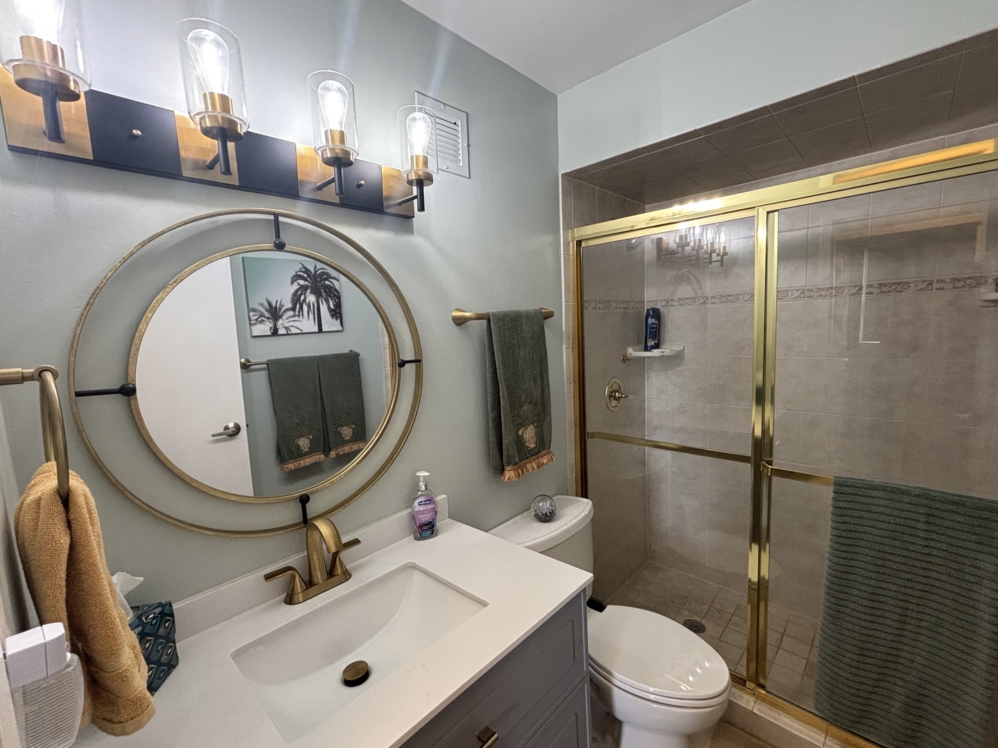 40 N Tower Road #10, Oak Brook, IL 60523