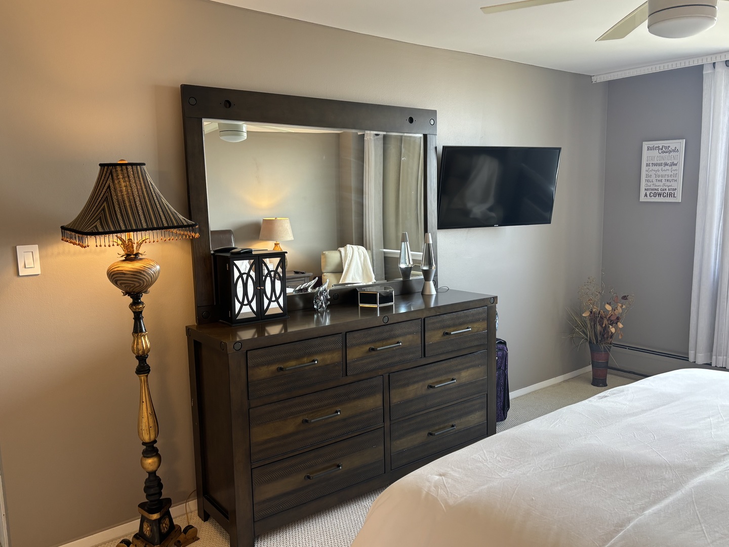 40 N Tower Road #10, Oak Brook, IL 60523