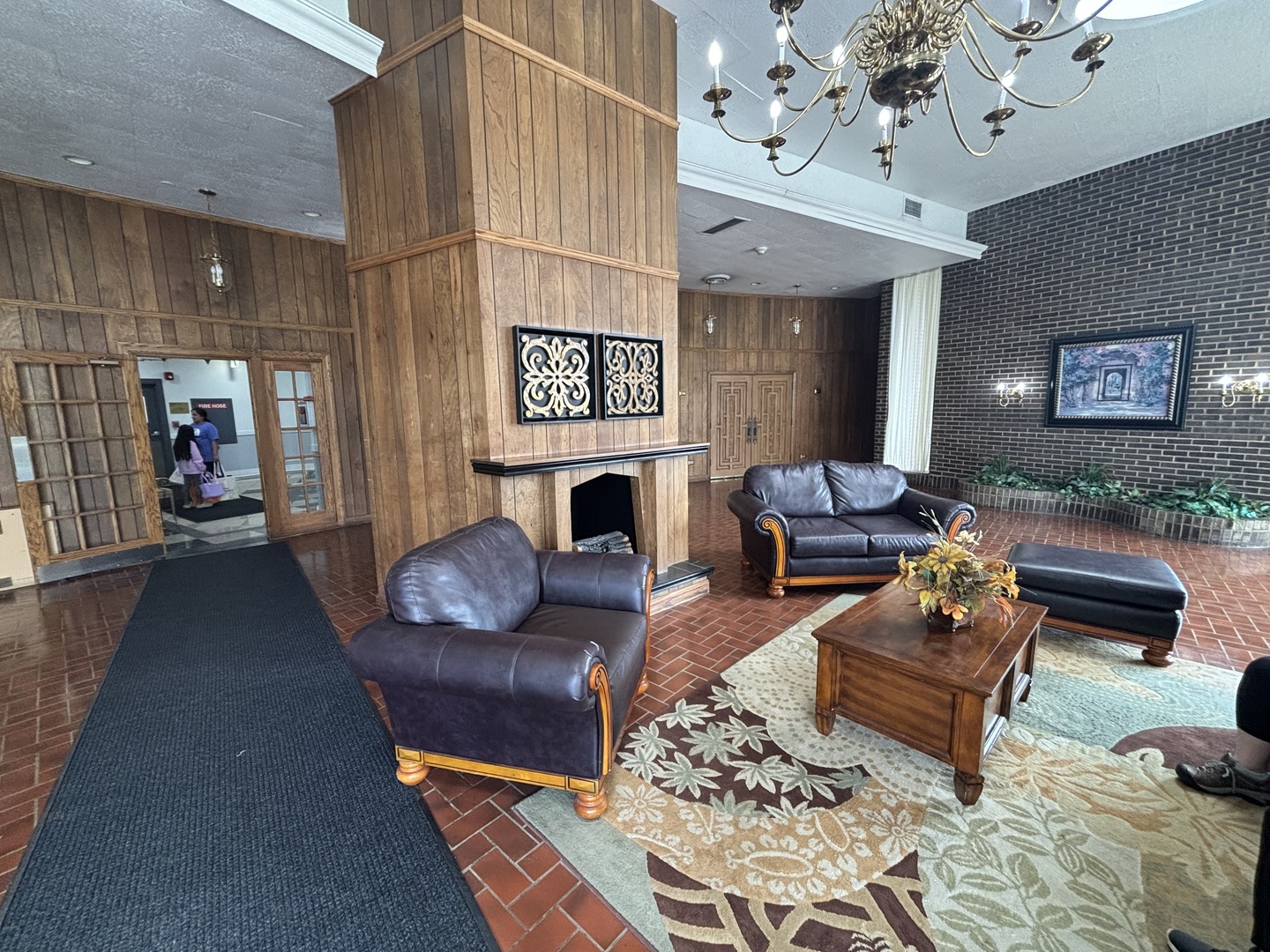 40 N Tower Road #10, Oak Brook, IL 60523