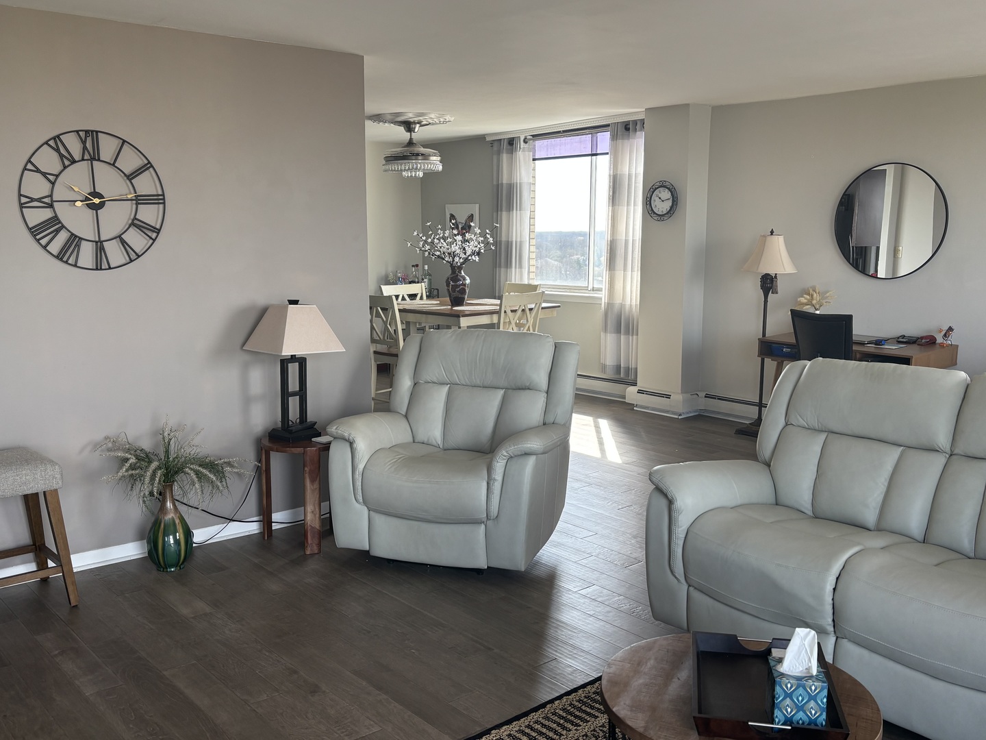 40 N Tower Road #10, Oak Brook, IL 60523