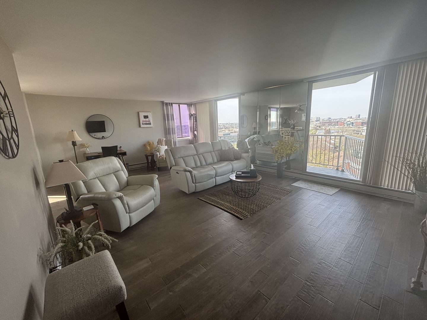 40 N Tower Road #10, Oak Brook, IL 60523