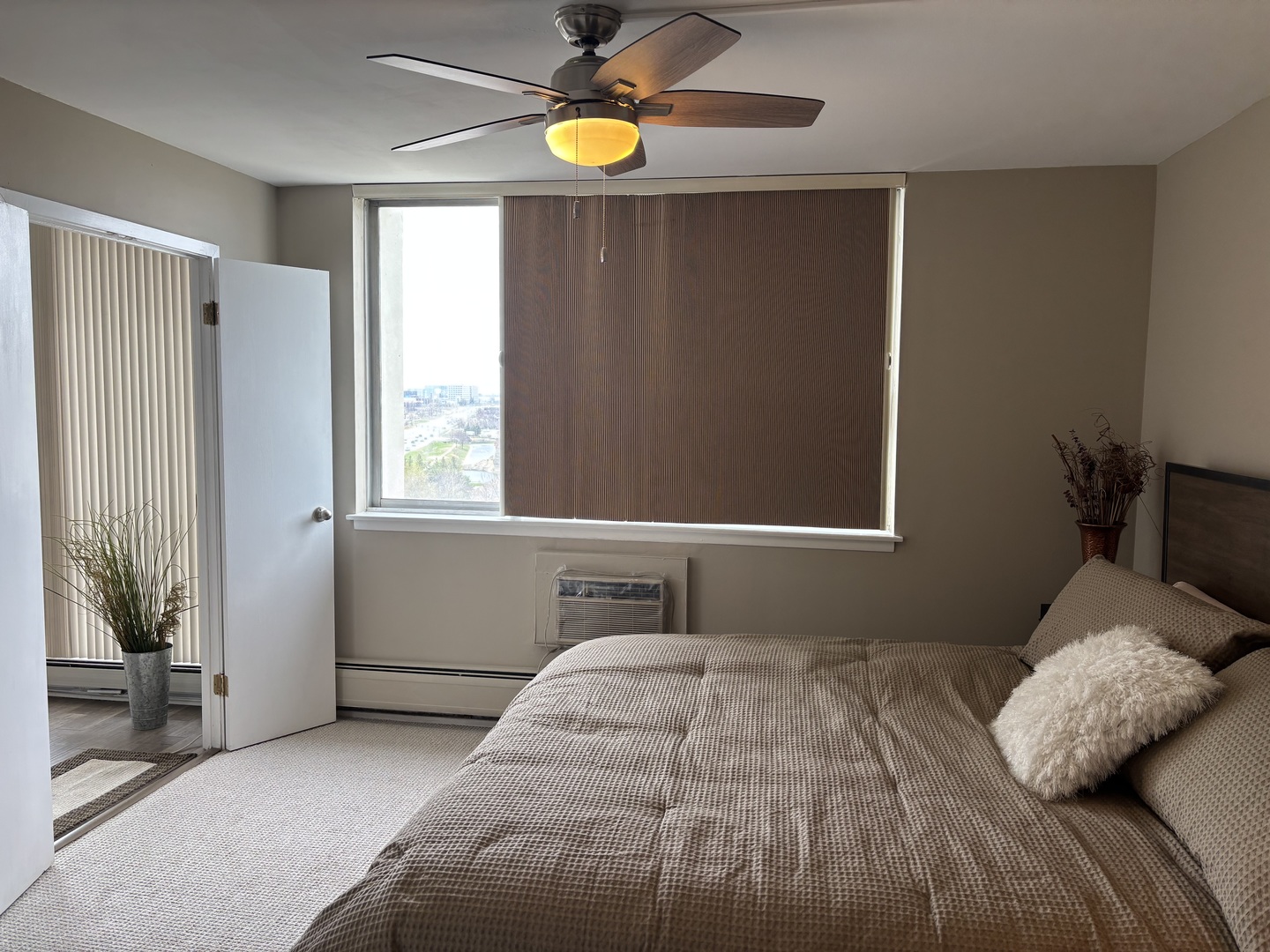 40 N Tower Road #10, Oak Brook, IL 60523