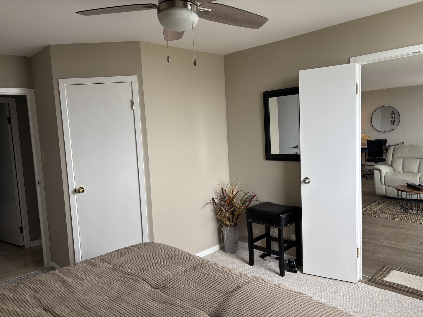 40 N Tower Road #10, Oak Brook, IL 60523