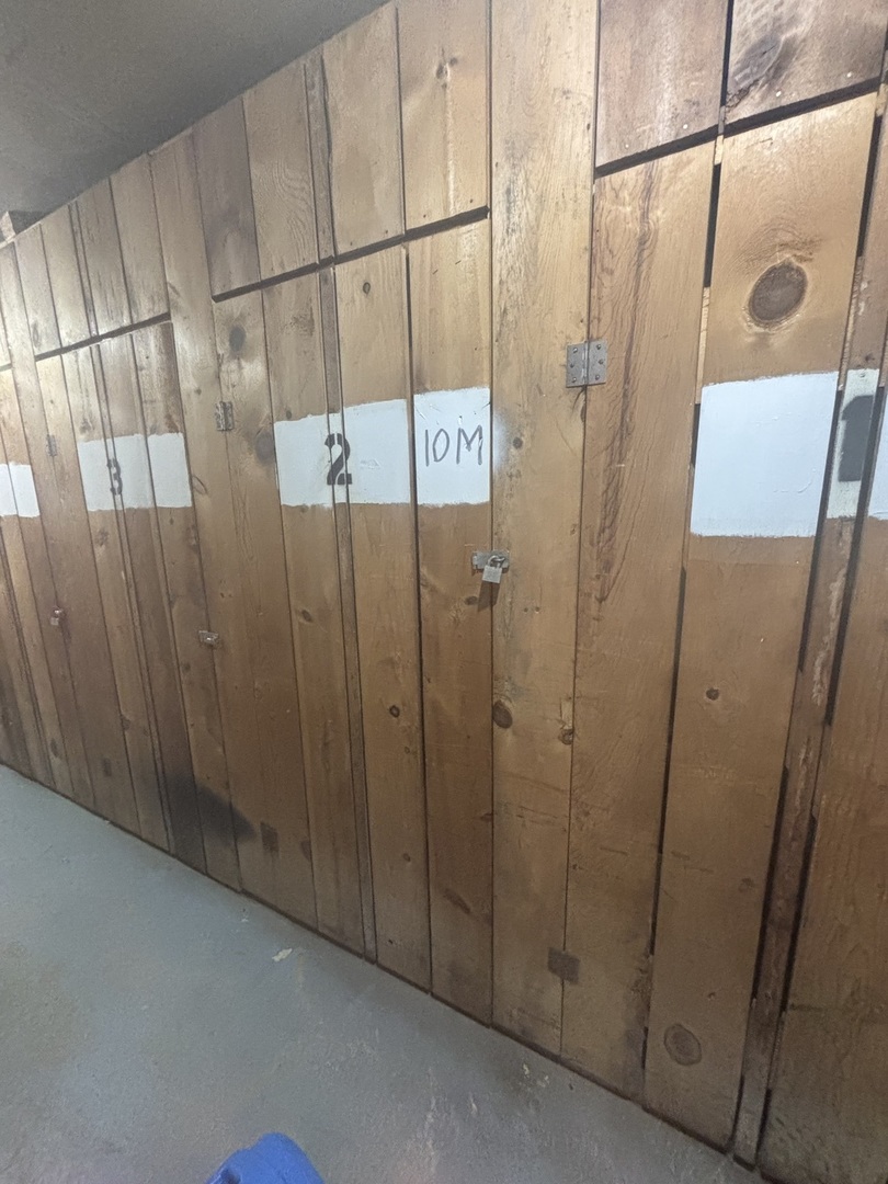 40 N Tower Road #10, Oak Brook, IL 60523