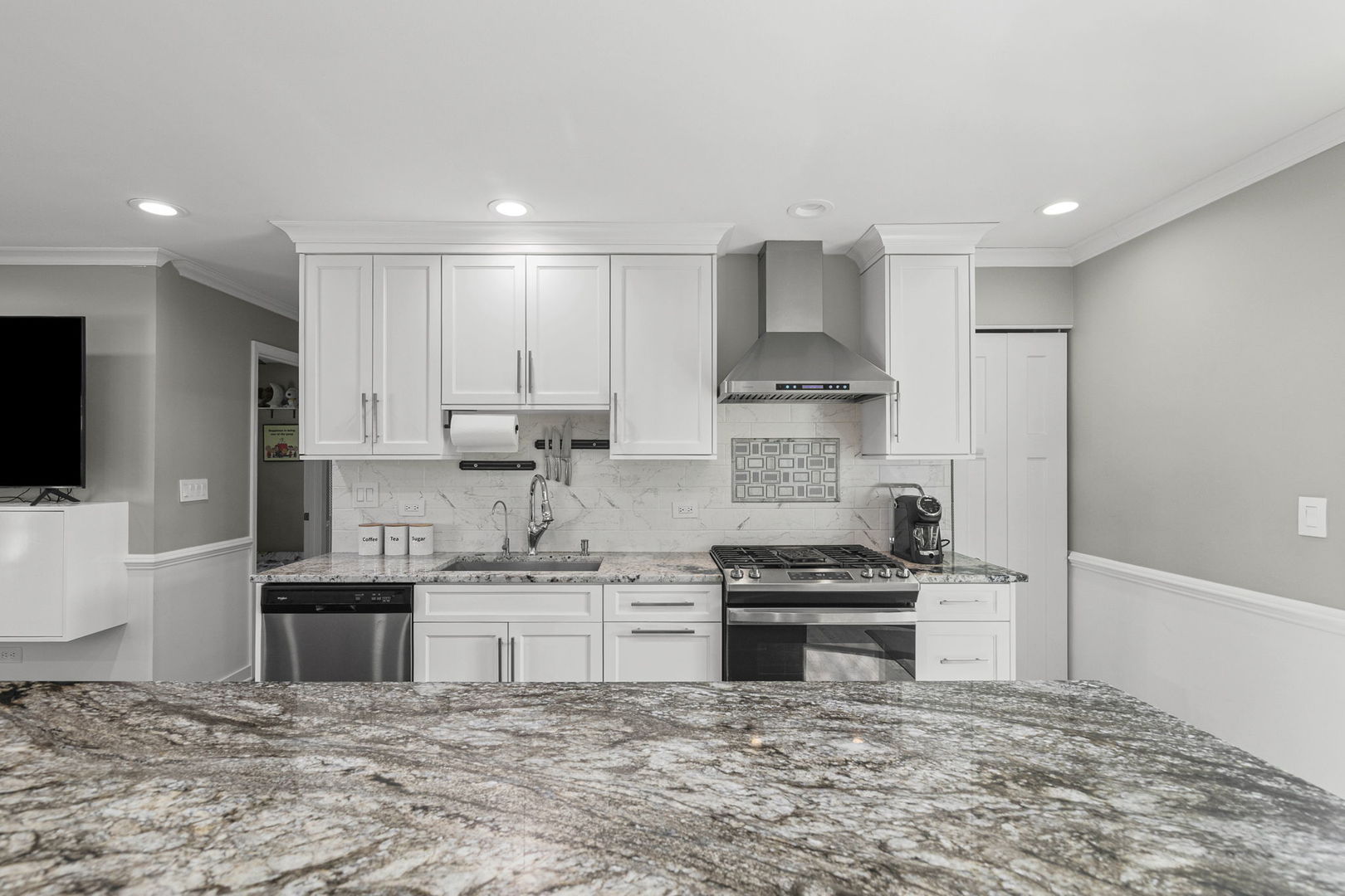 604 Newberry Drive, Streamwood, IL 60107