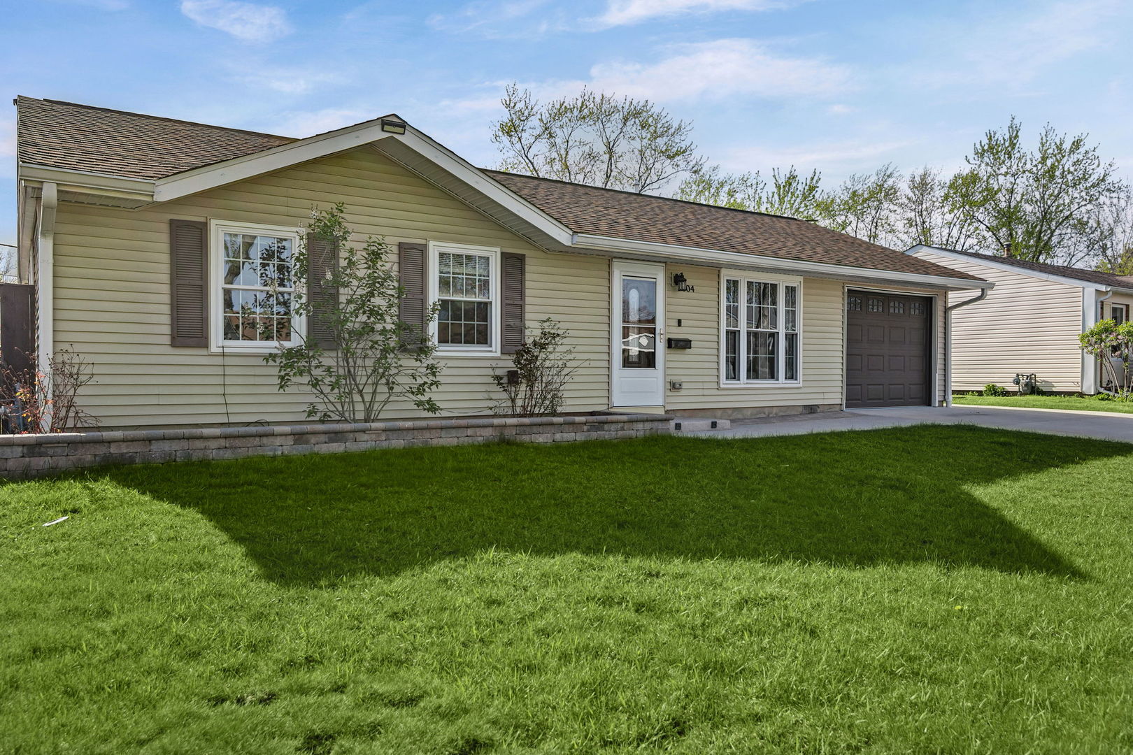 604 Newberry Drive, Streamwood, IL 60107