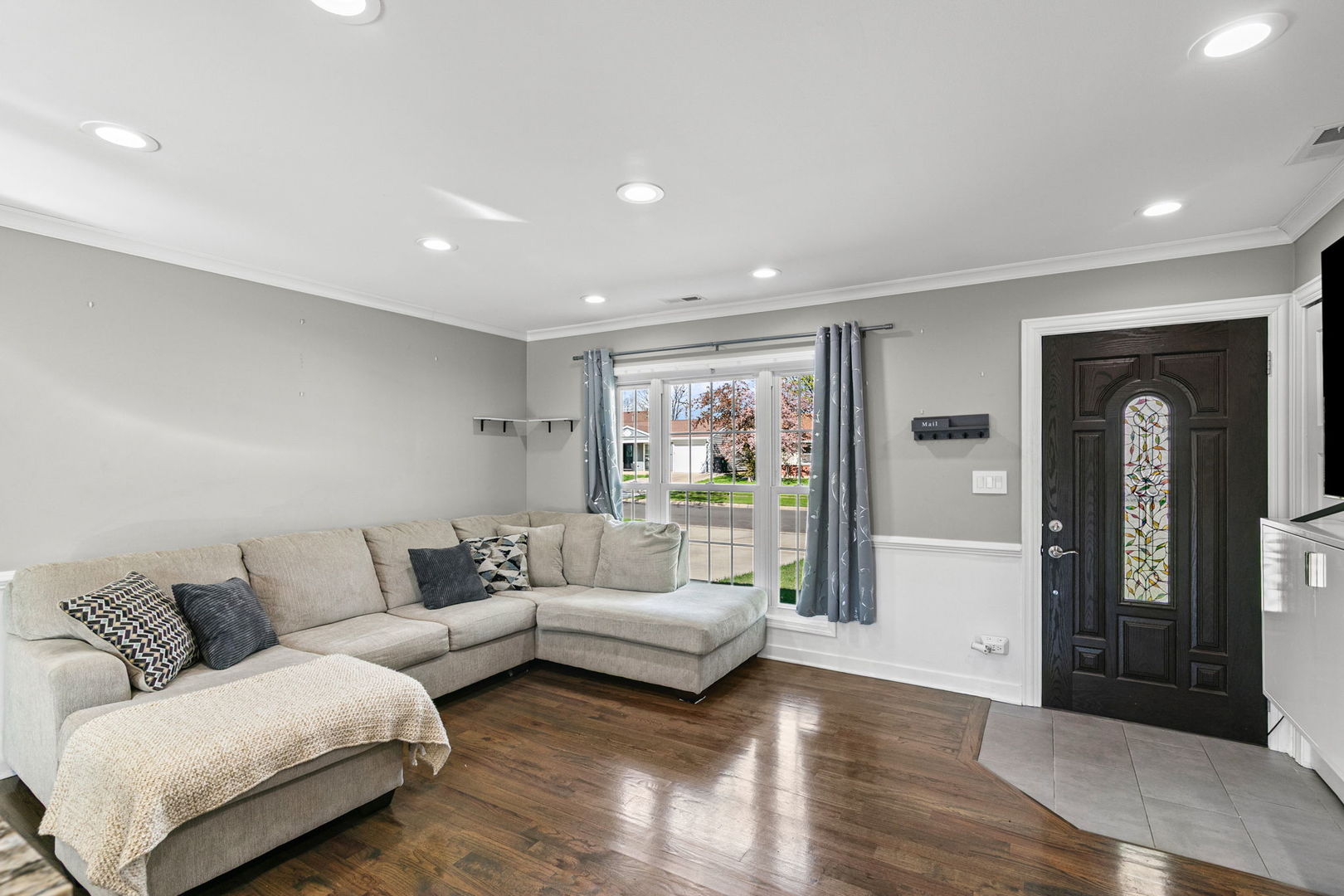 604 Newberry Drive, Streamwood, IL 60107