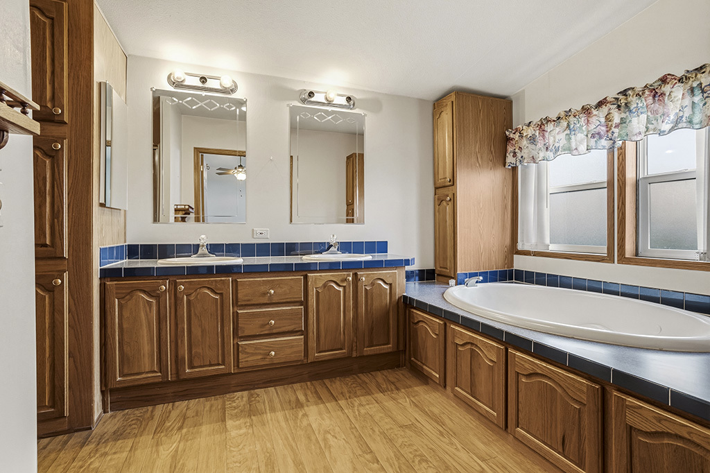 22930 Glen Eagle Drive, Frankfort, IL 60423