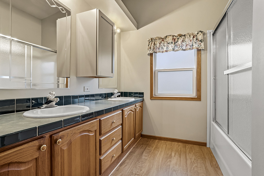 22930 Glen Eagle Drive, Frankfort, IL 60423