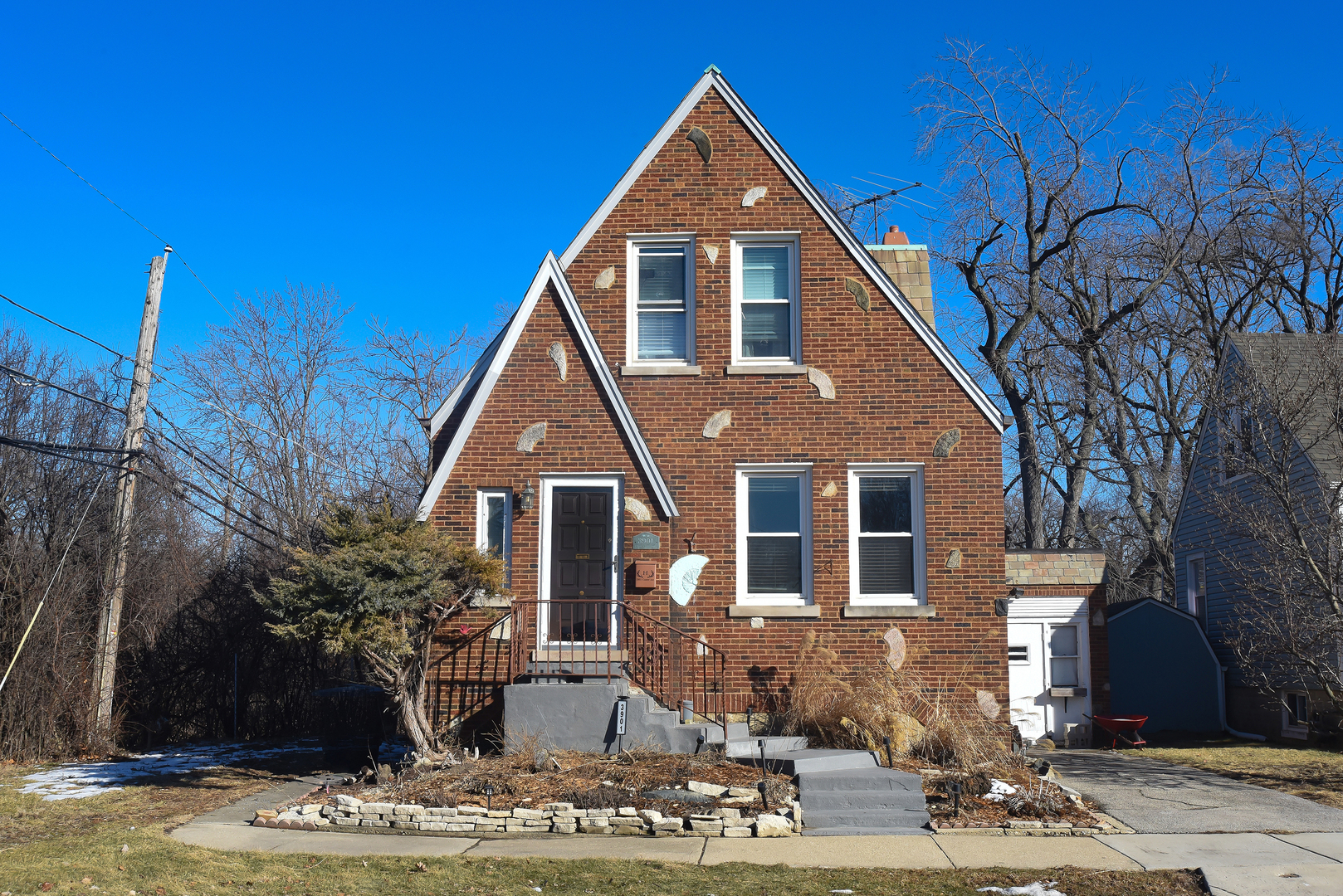 3901 Custer Avenue, Lyons, IL 60534