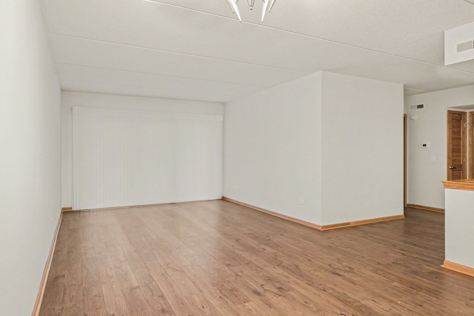 1327 E Washington Street #309, Des Plaines, IL 60016