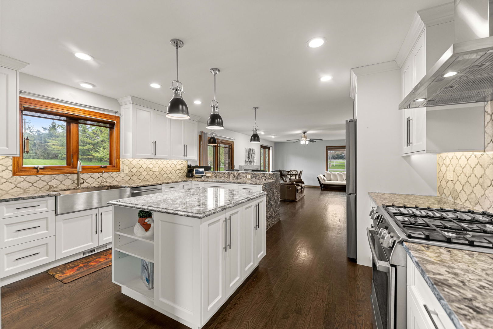 2 Rutgers Court, Hawthorn Woods, IL 60047