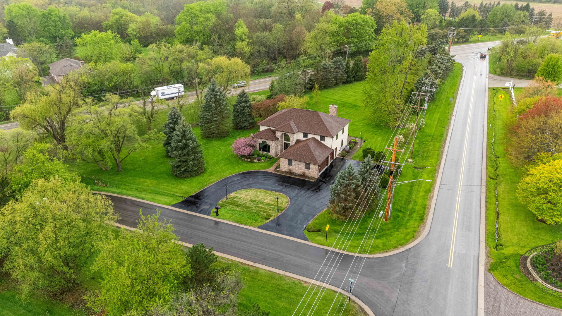 2 Rutgers Court, Hawthorn Woods, IL 60047