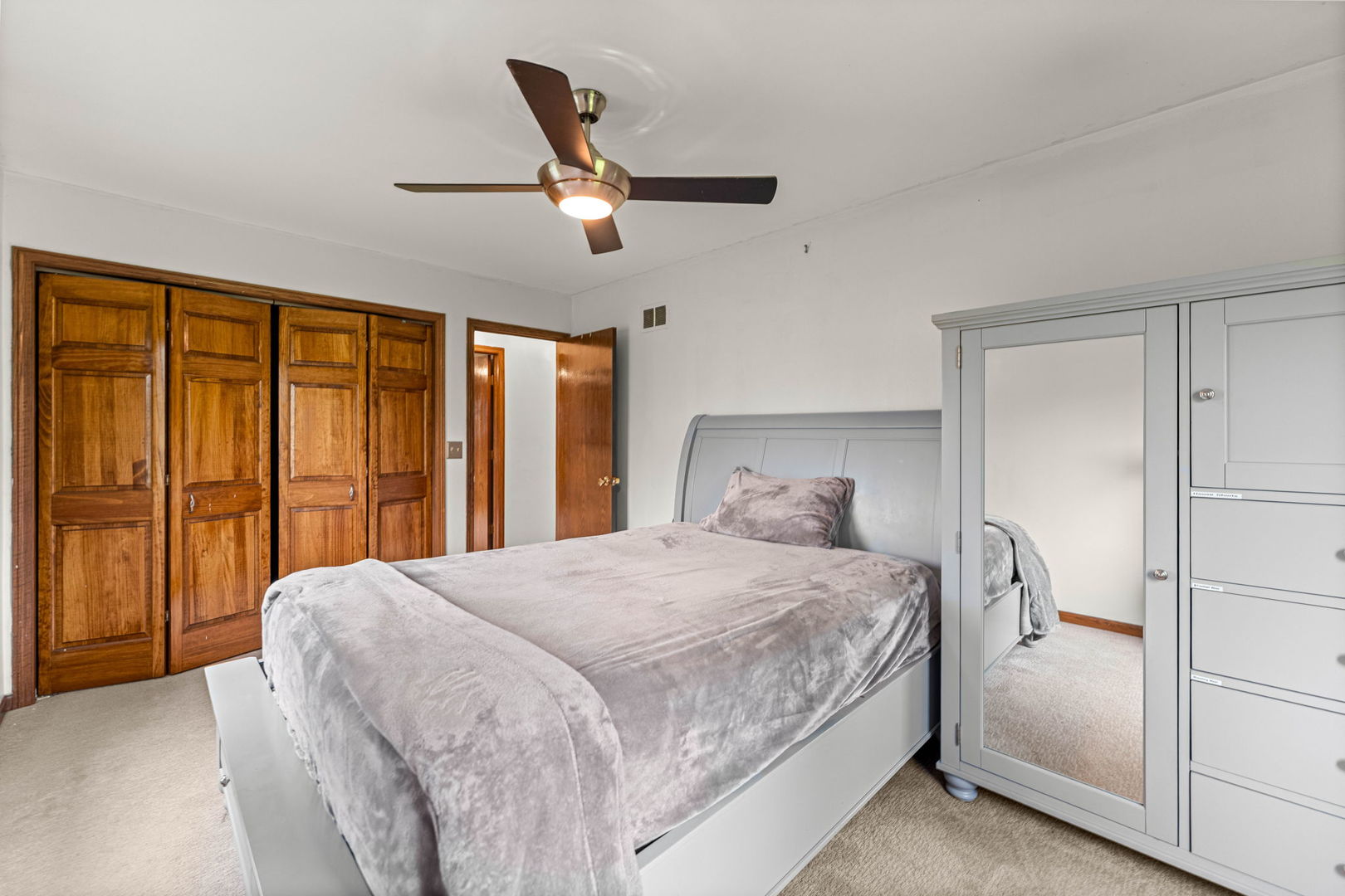 2 Rutgers Court, Hawthorn Woods, IL 60047