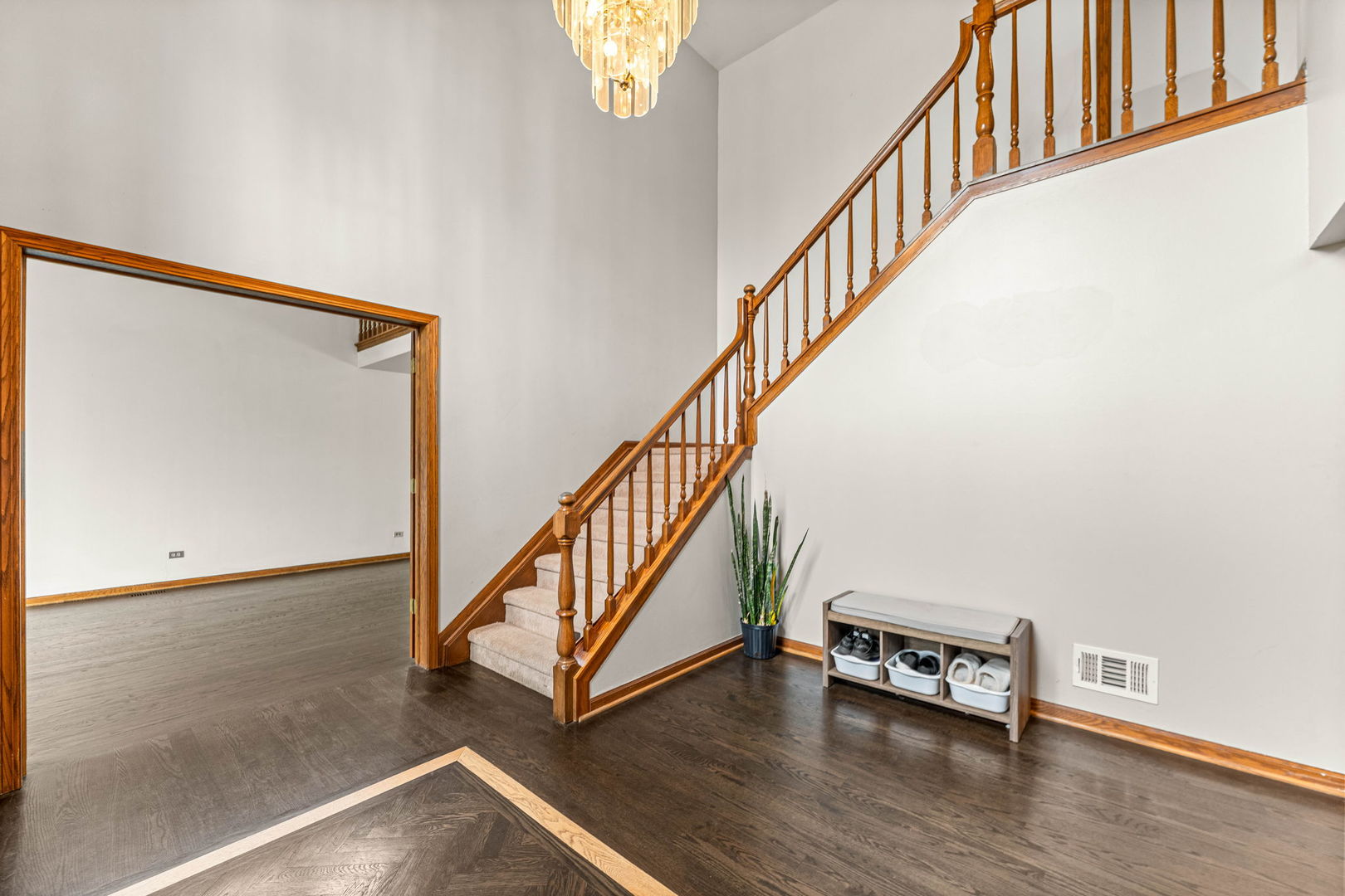 2 Rutgers Court, Hawthorn Woods, IL 60047