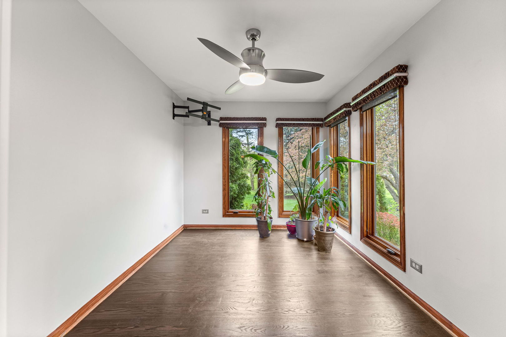 2 Rutgers Court, Hawthorn Woods, IL 60047