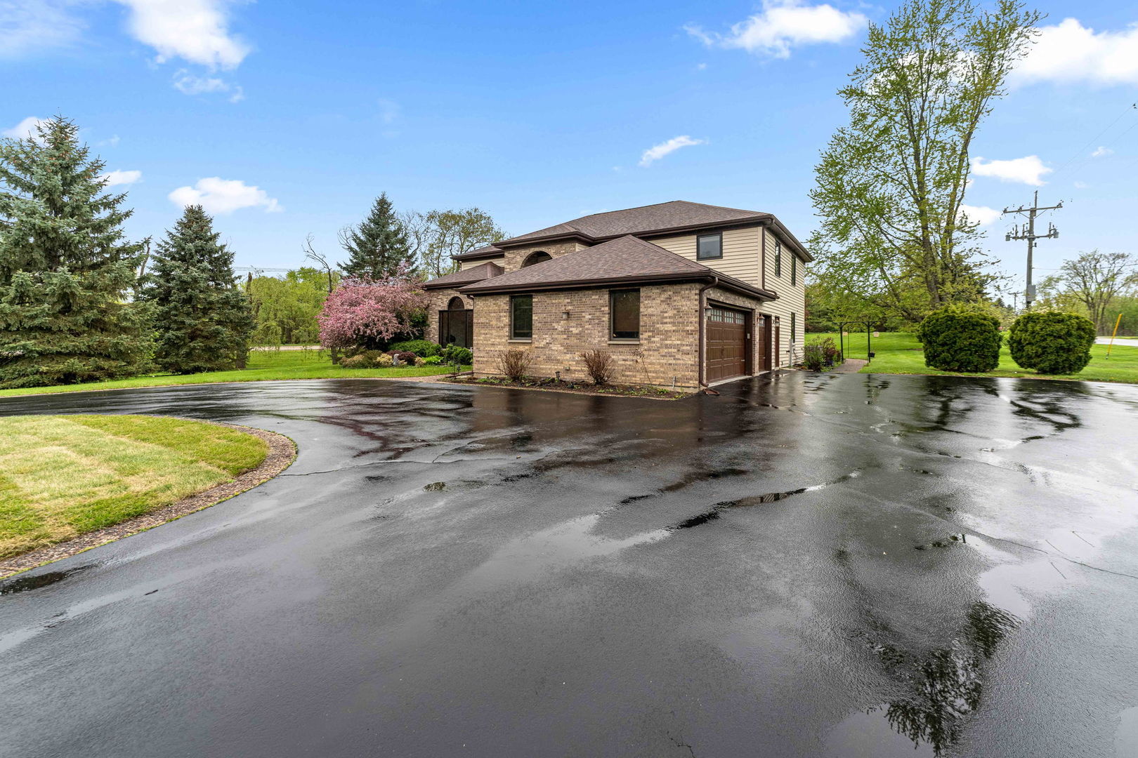 2 Rutgers Court, Hawthorn Woods, IL 60047