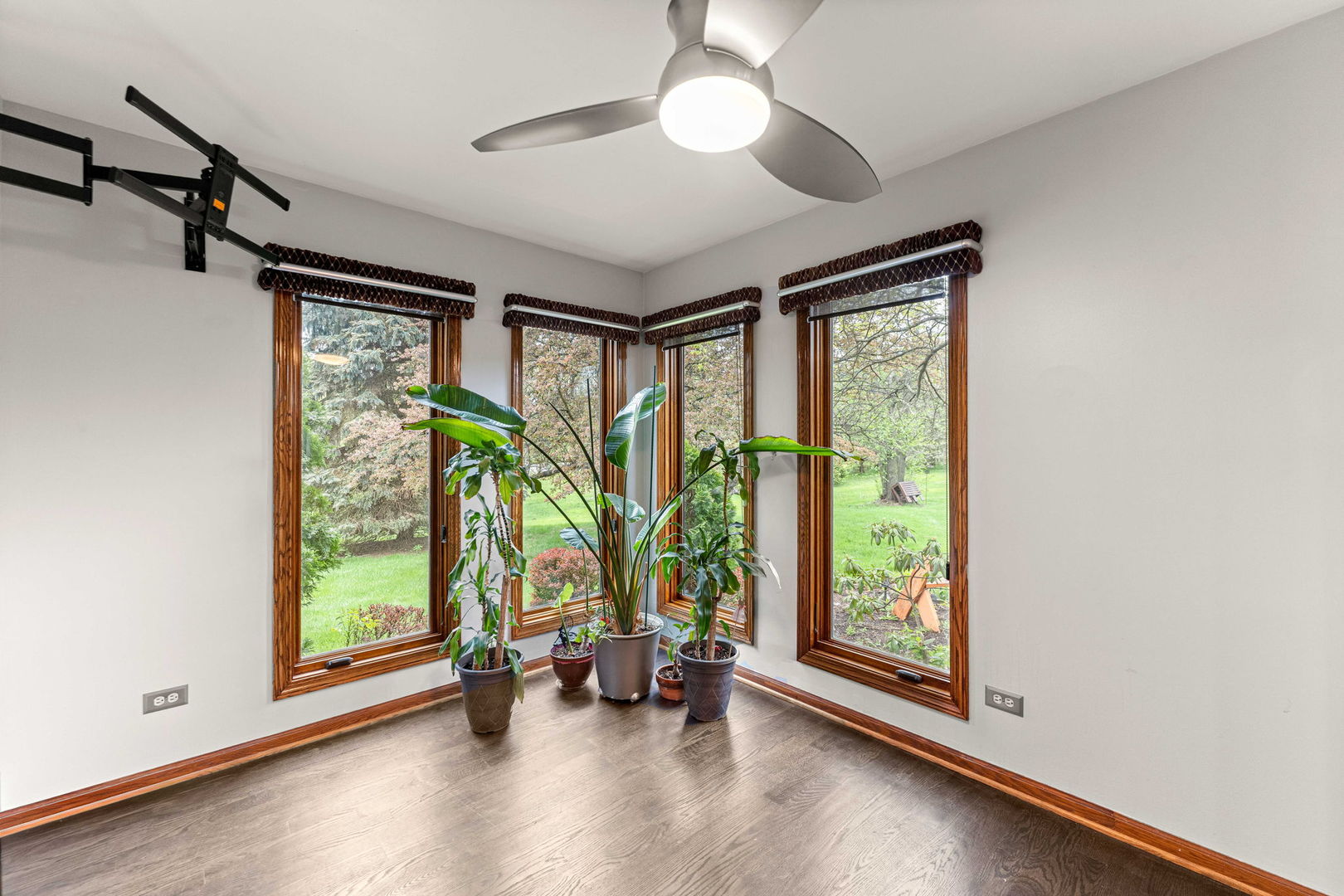 2 Rutgers Court, Hawthorn Woods, IL 60047