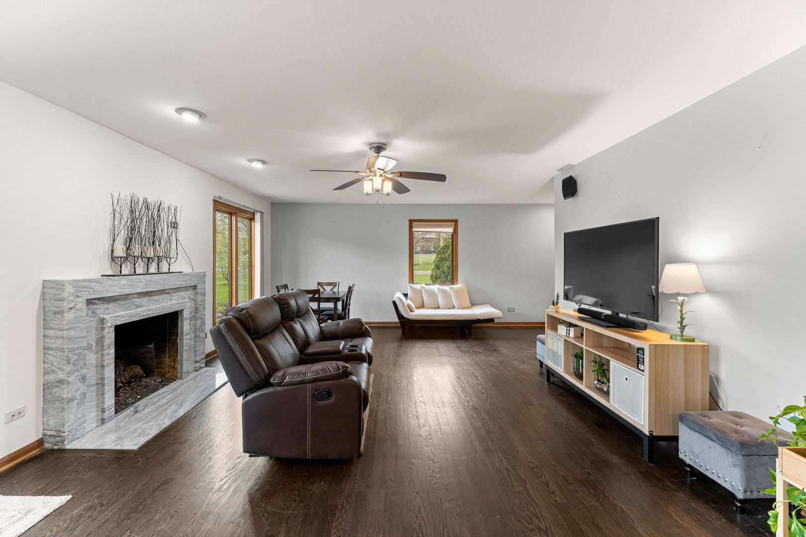 2 Rutgers Court, Hawthorn Woods, IL 60047