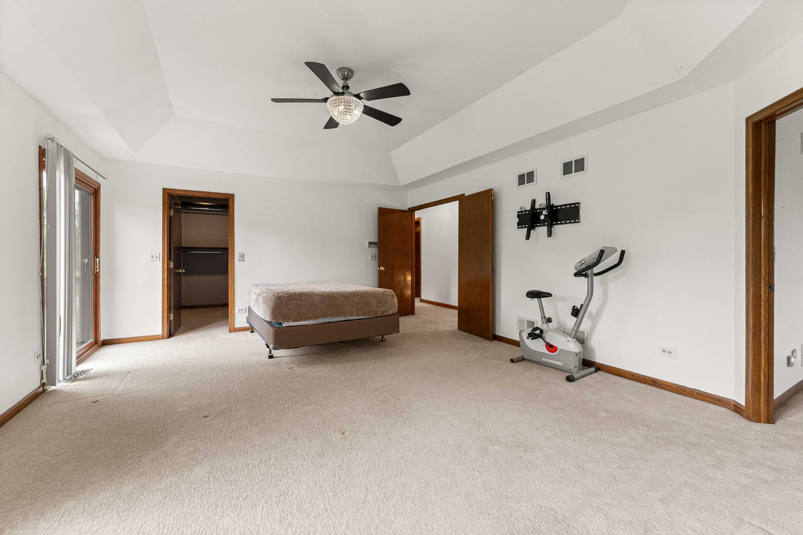 2 Rutgers Court, Hawthorn Woods, IL 60047