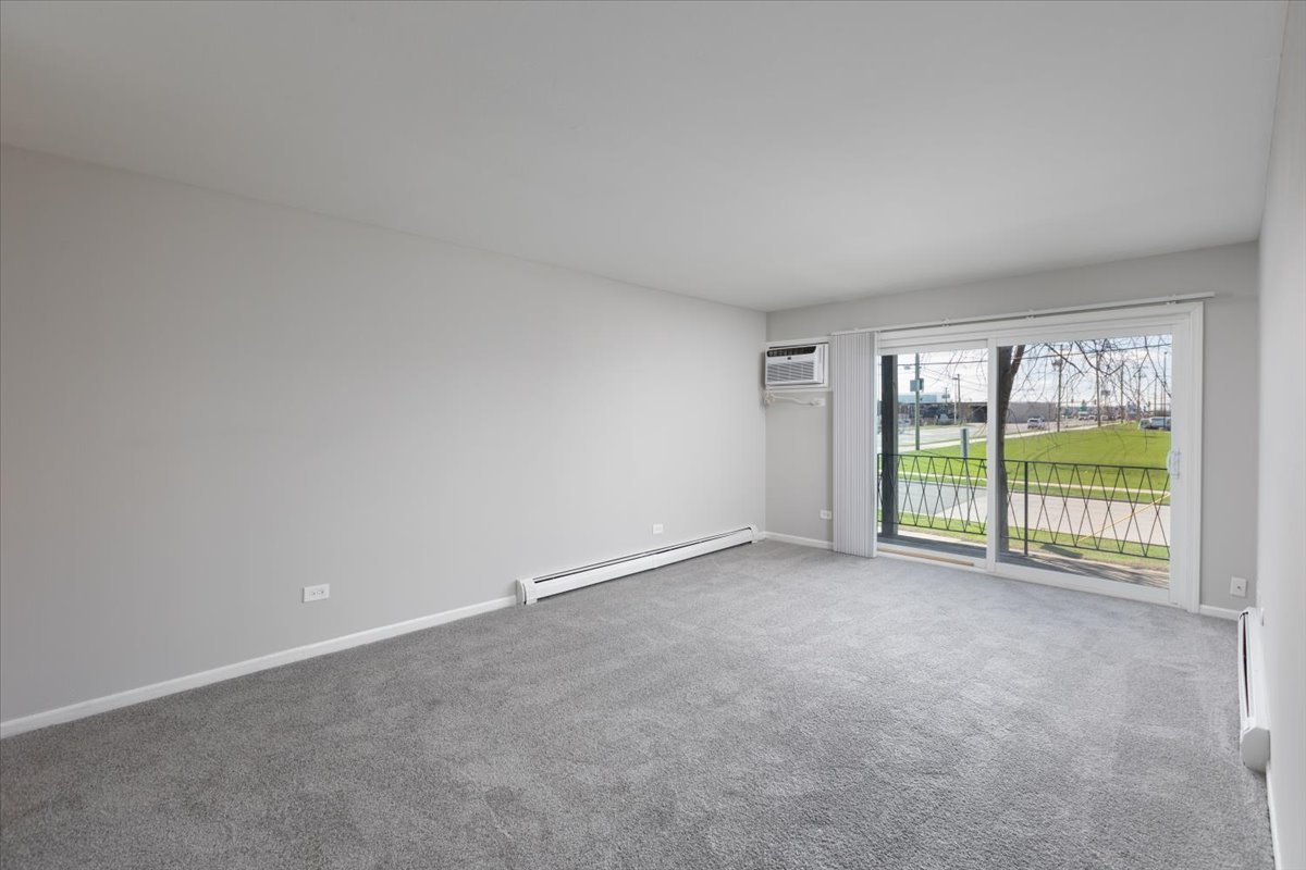 5740 East Avenue #2D, Countryside, IL 60525