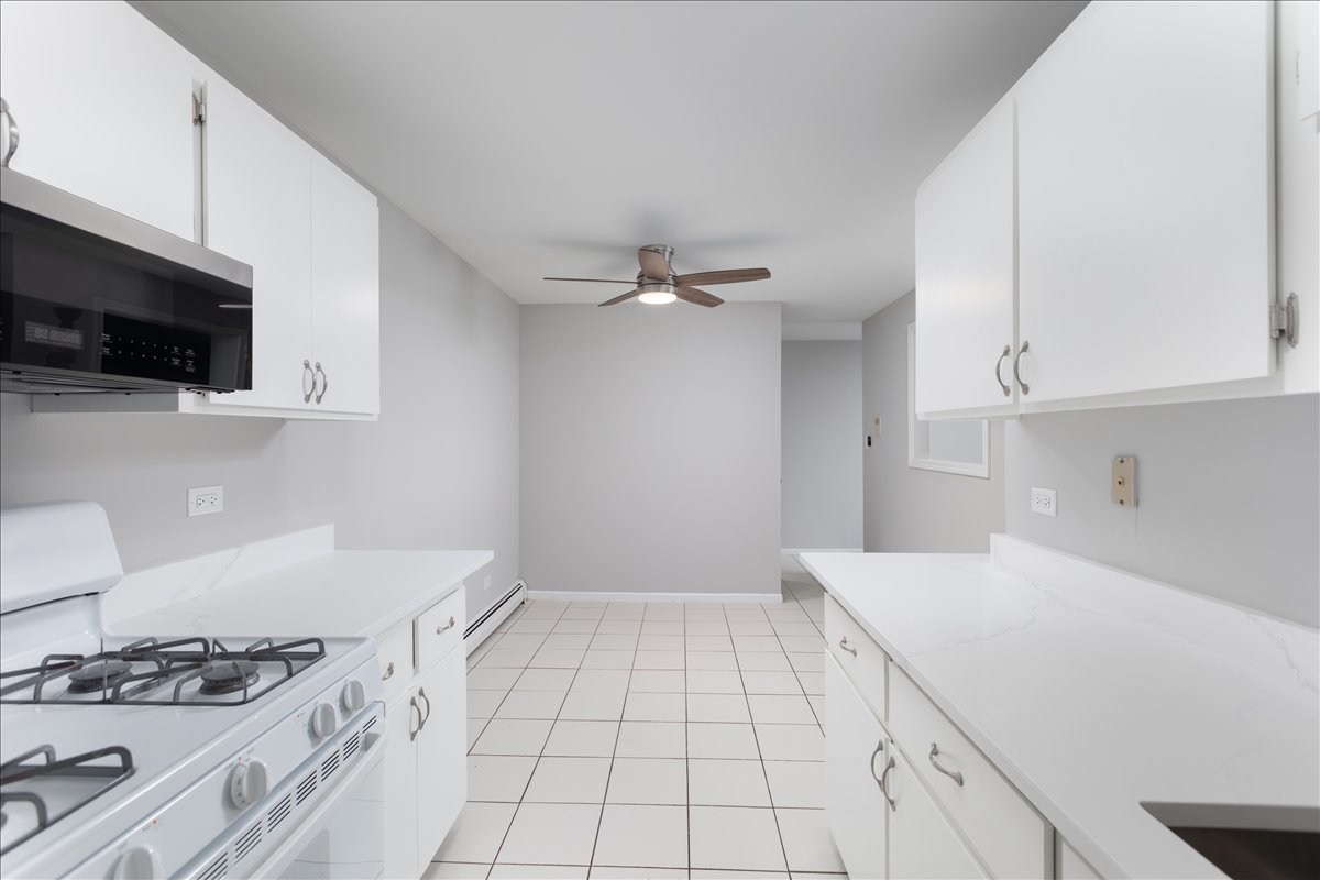 5740 East Avenue #2D, Countryside, IL 60525