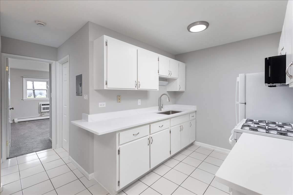 5740 East Avenue #2D, Countryside, IL 60525